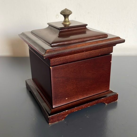 Bombay Musical Ring Box - Picture 1 of 8